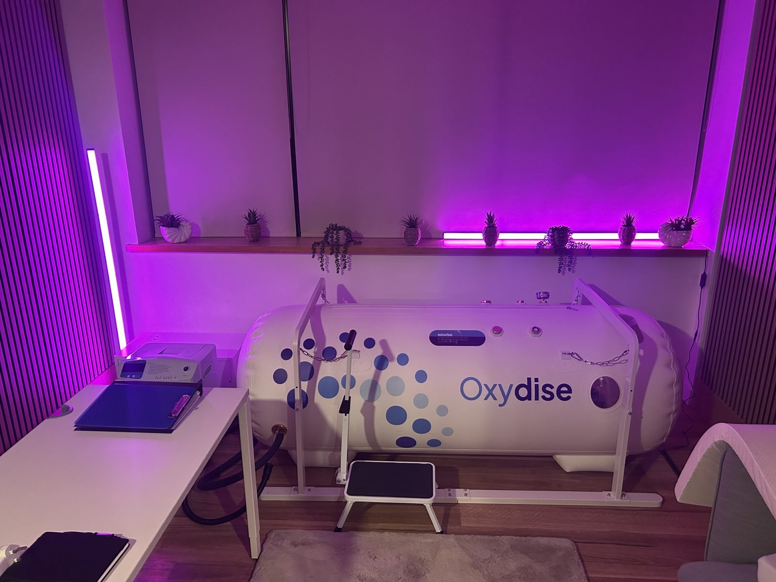 Close-up interior view of the 1.5 ATA soft-shell hyperbaric oxygen chamber at Green Oxygen Hyperbarics Marlow